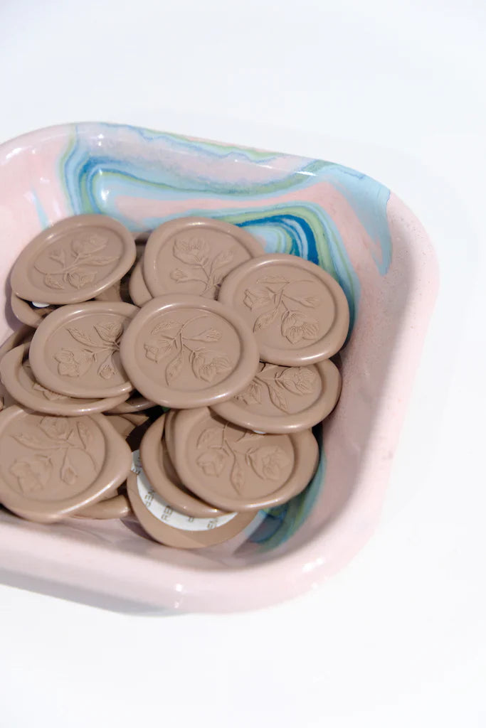 Sceaux de cire à la rose sauvage