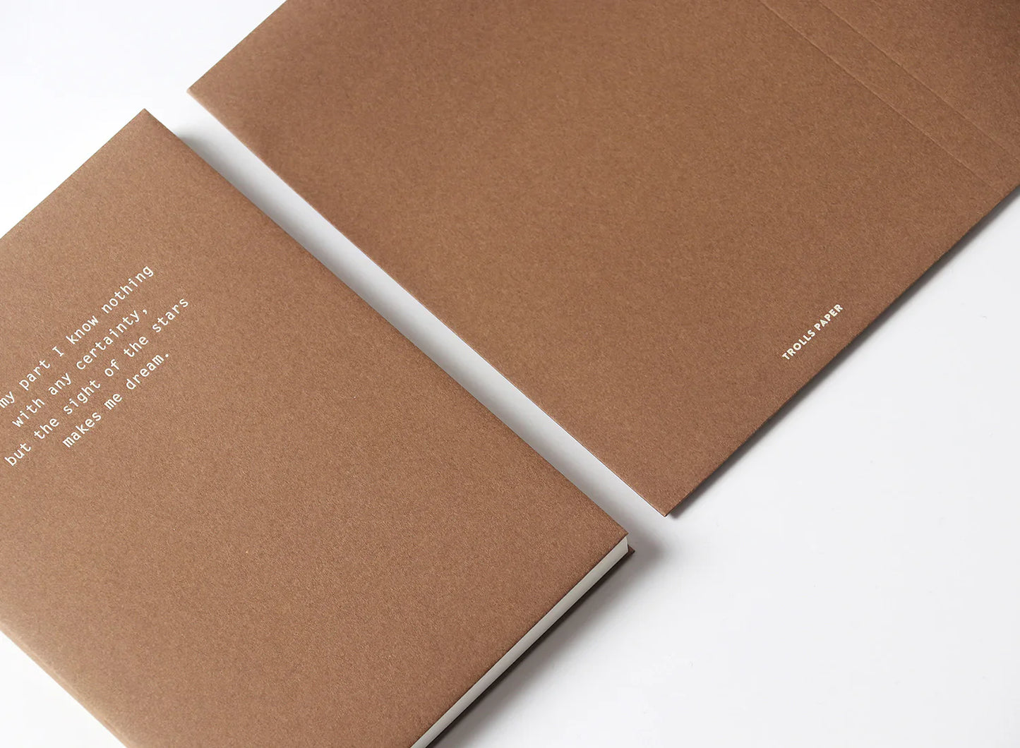 Pochette en papier cadeau Trolls marron