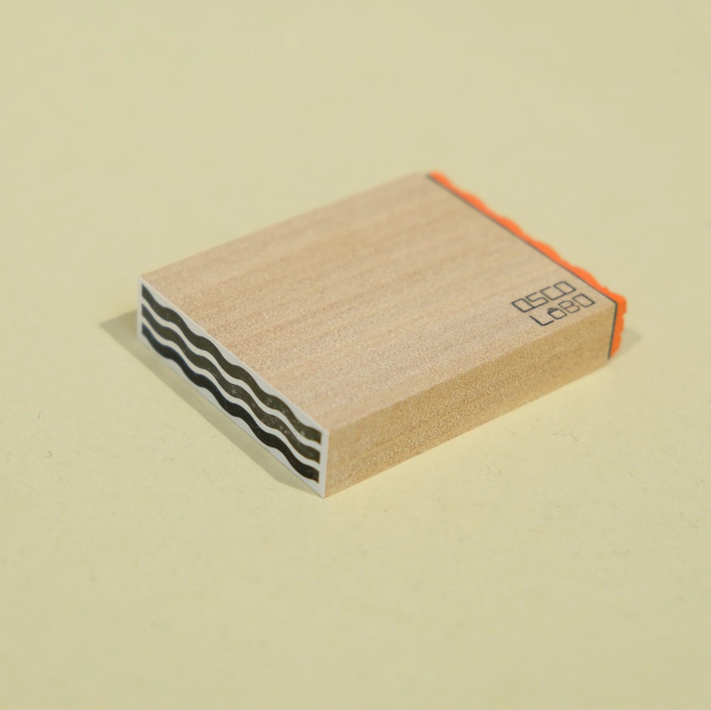 Tampons à ruban large