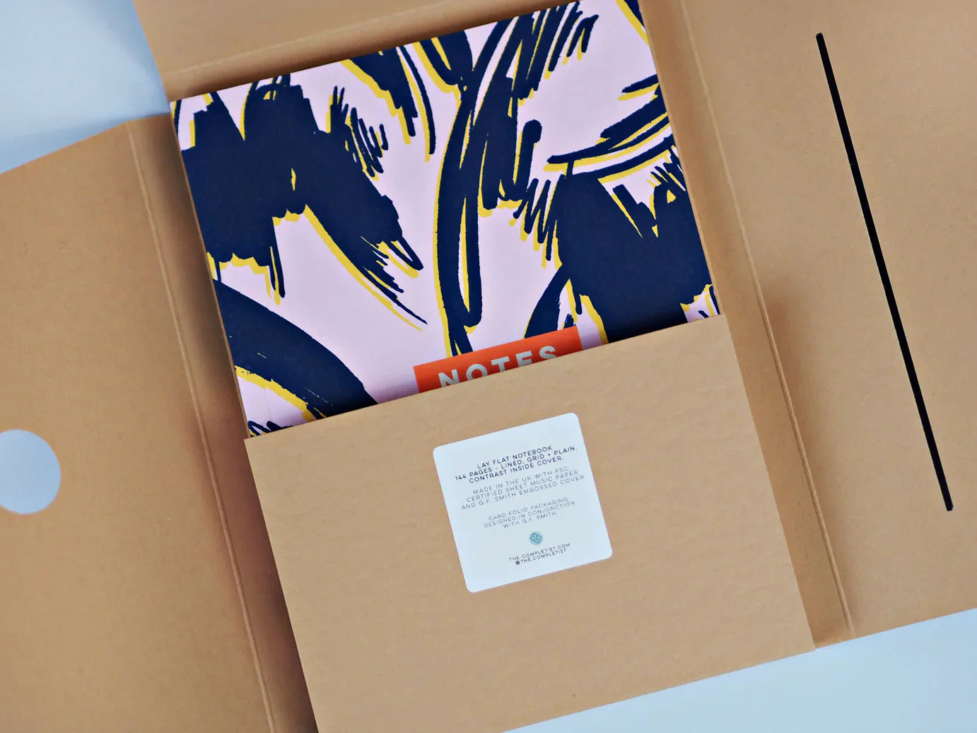 Carnet à plat A5 « Fleurs griffonnées lilas » de la collection Completist - Vierge, quadrillé et ligné