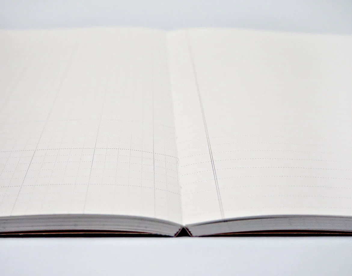 Carnet à plat A5 « Fleurs griffonnées lilas » de la collection Completist - Vierge, quadrillé et ligné