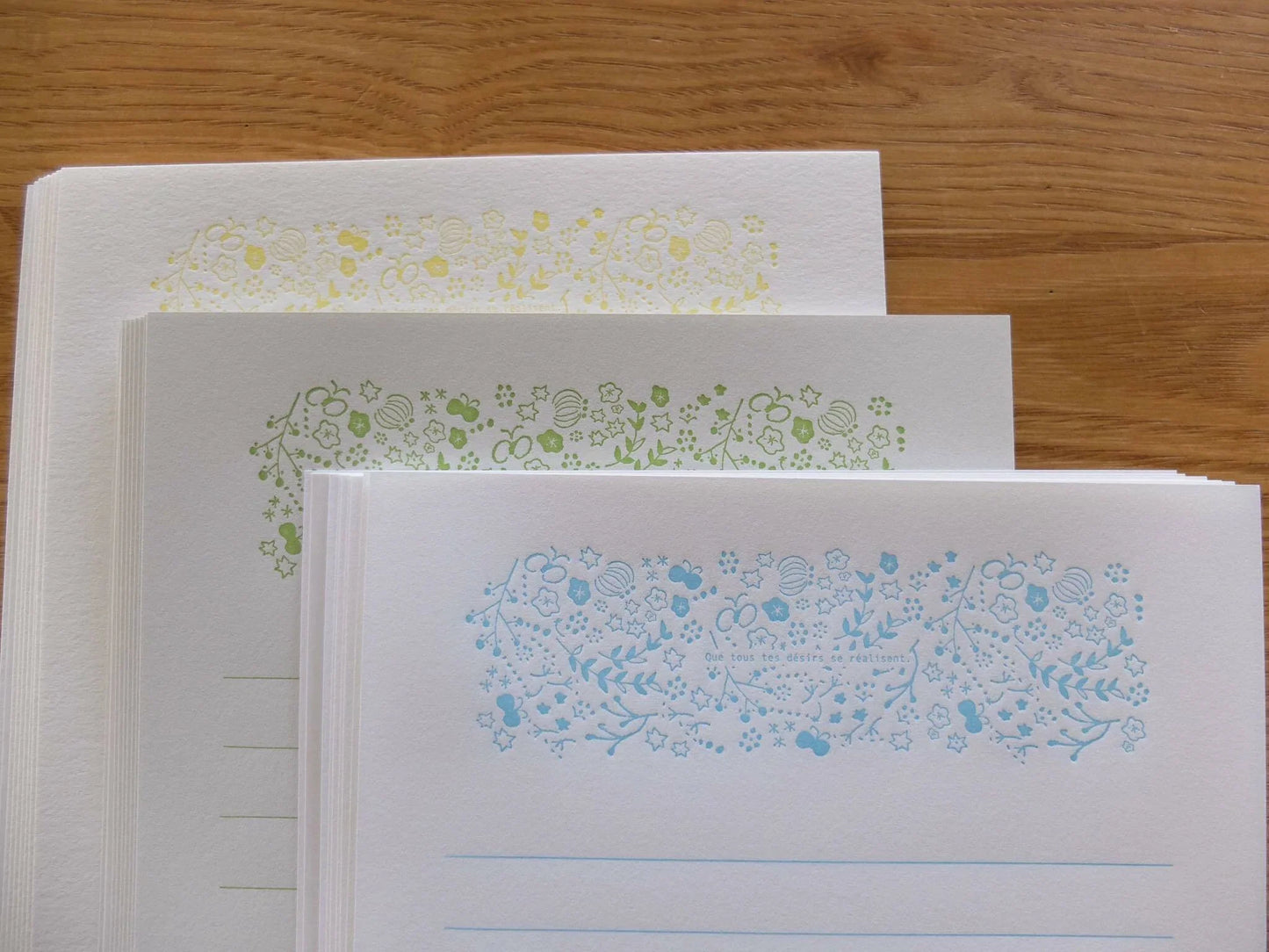 Ensemble de lettres fleuries