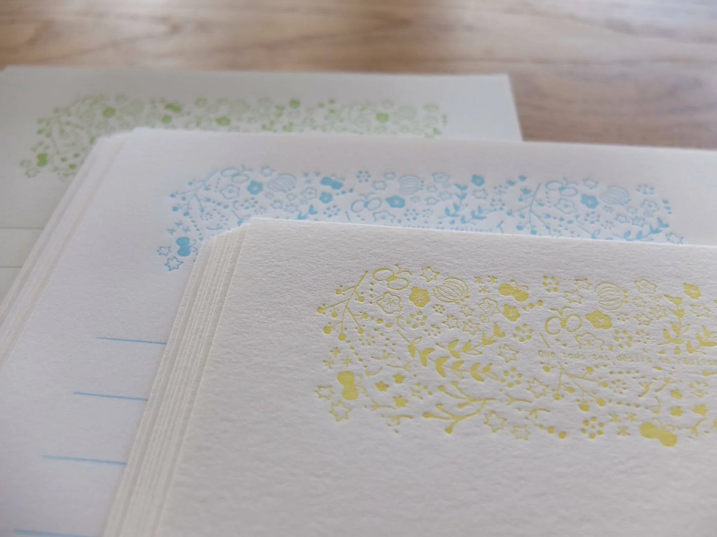 Ensemble de lettres fleuries