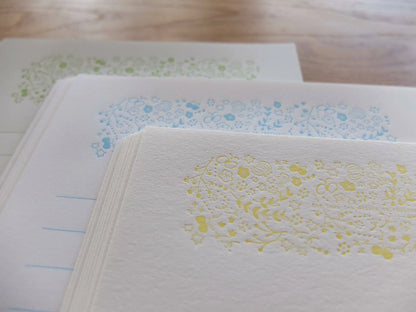 Ensemble de lettres fleuries