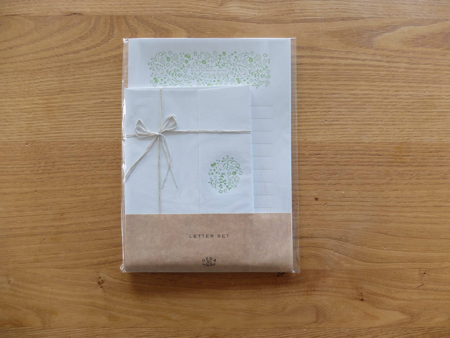 Ensemble de lettres fleuries