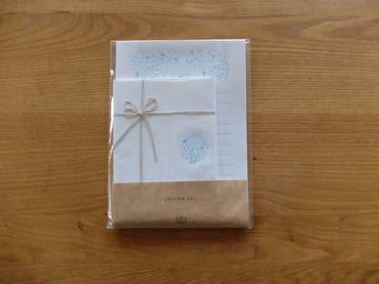 Ensemble de lettres fleuries