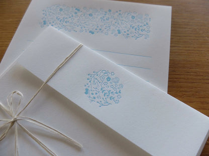 Ensemble de lettres fleuries