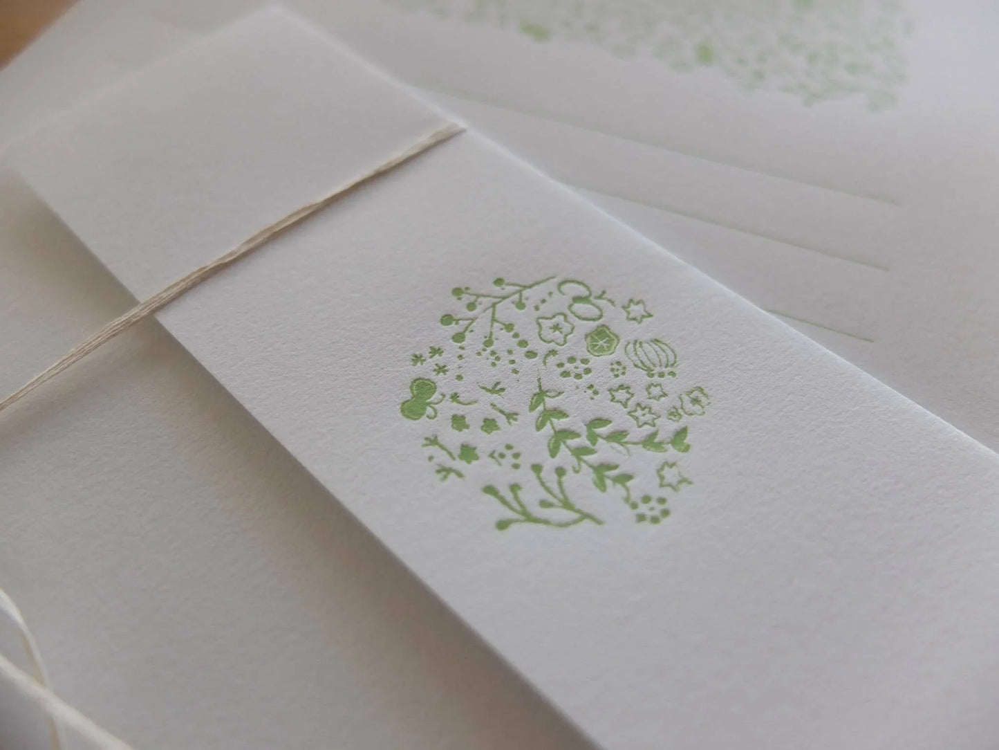 Ensemble de lettres fleuries