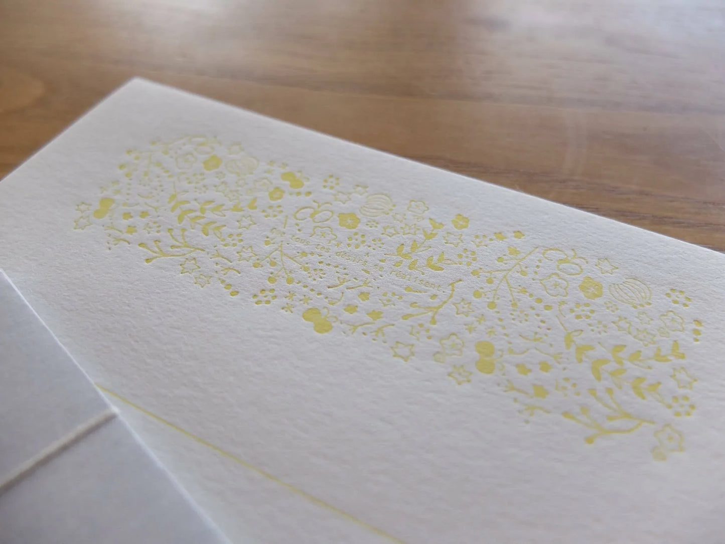 Ensemble de lettres fleuries