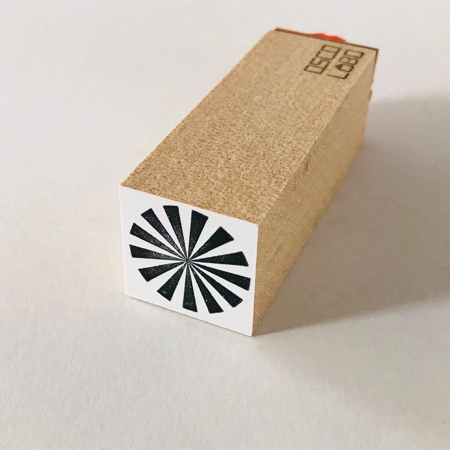 Petits timbres ronds