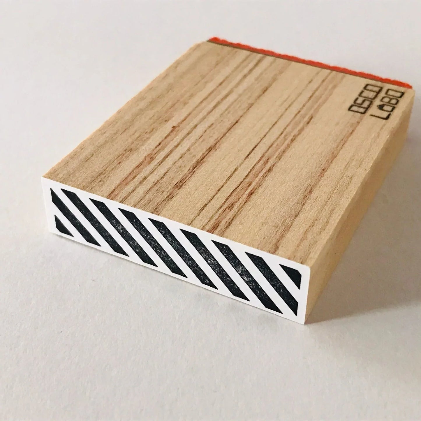 Tampons à ruban large